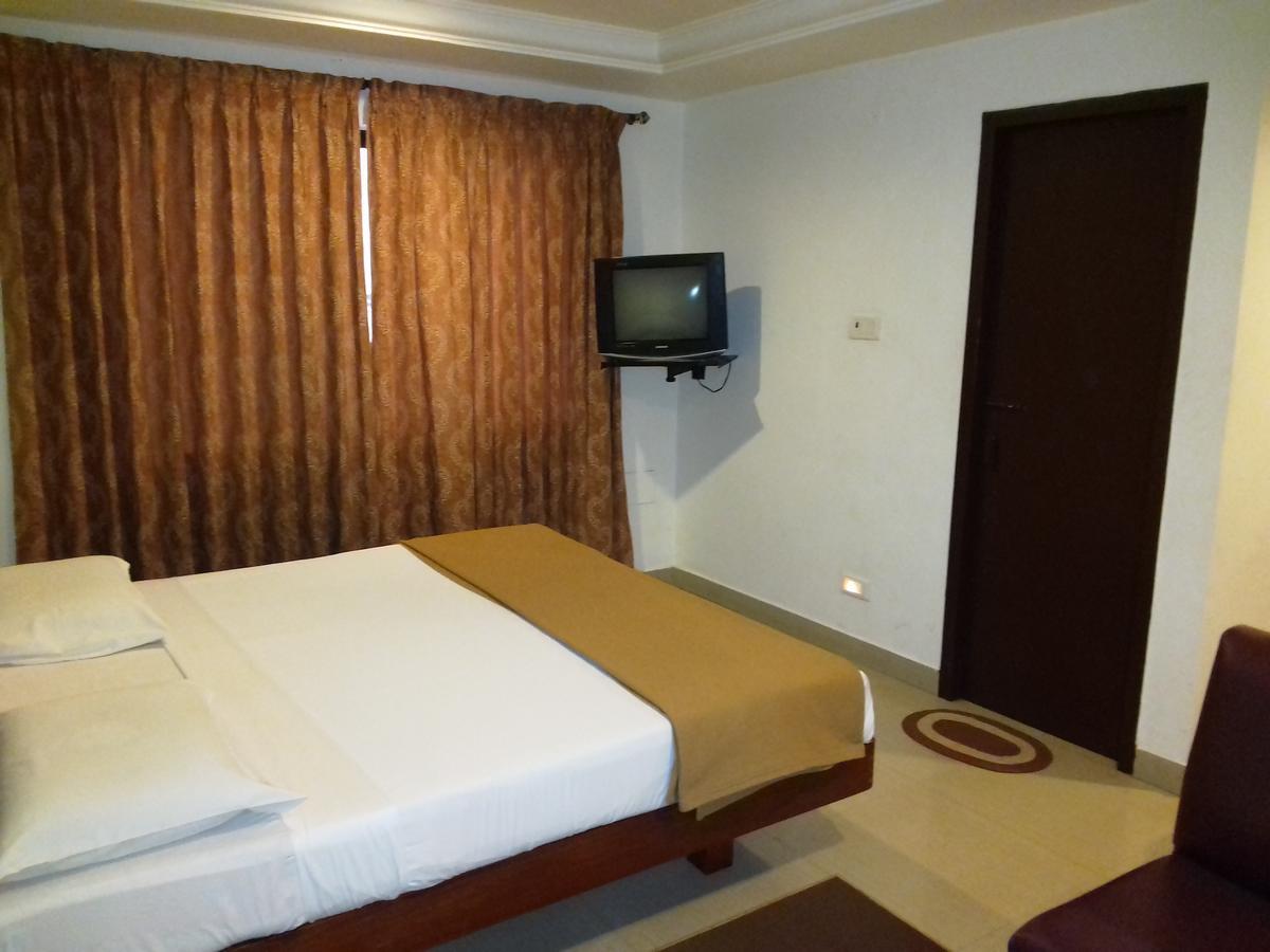 Sri Srinivasar Residency Hotel Vellore Buitenkant foto