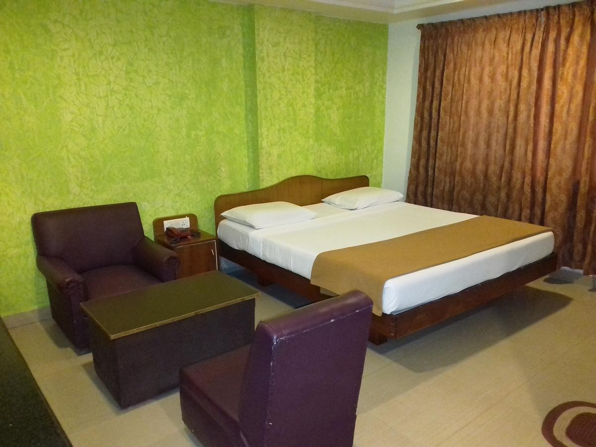 Sri Srinivasar Residency Hotel Vellore Buitenkant foto