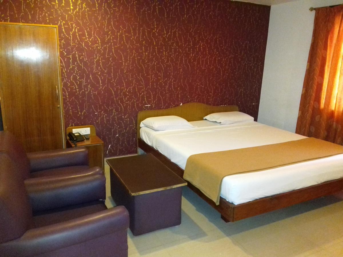 Sri Srinivasar Residency Hotel Vellore Buitenkant foto