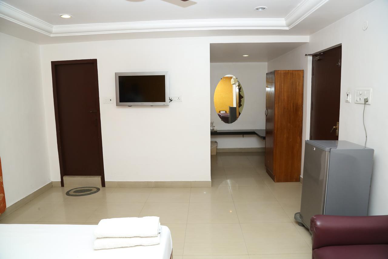 Sri Srinivasar Residency Hotel Vellore Buitenkant foto