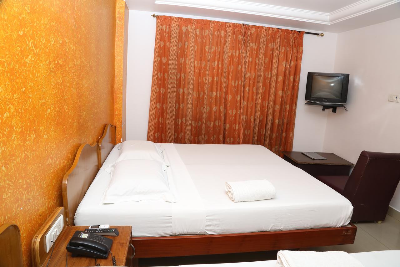 Sri Srinivasar Residency Hotel Vellore Buitenkant foto
