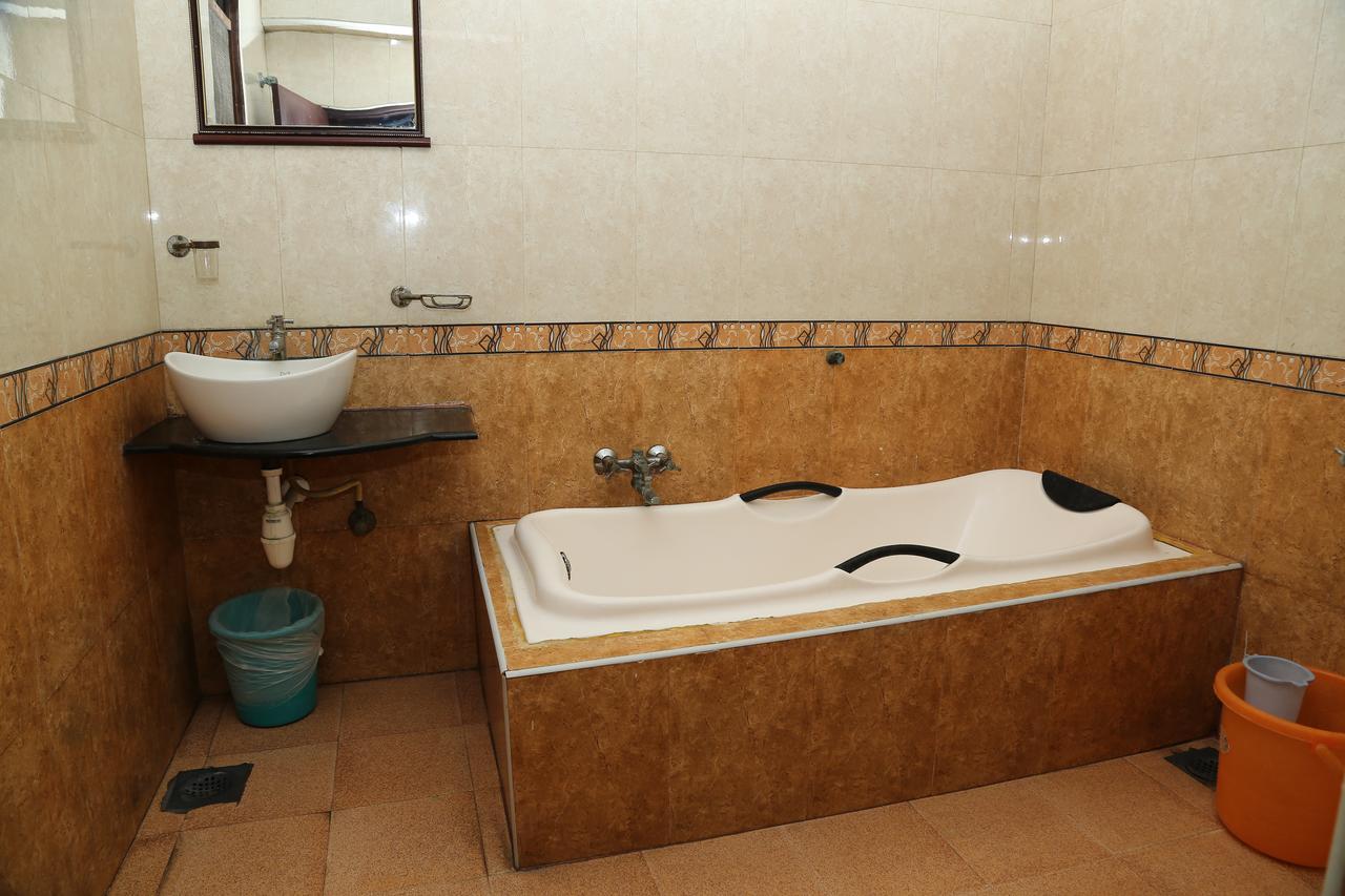 Sri Srinivasar Residency Hotel Vellore Buitenkant foto