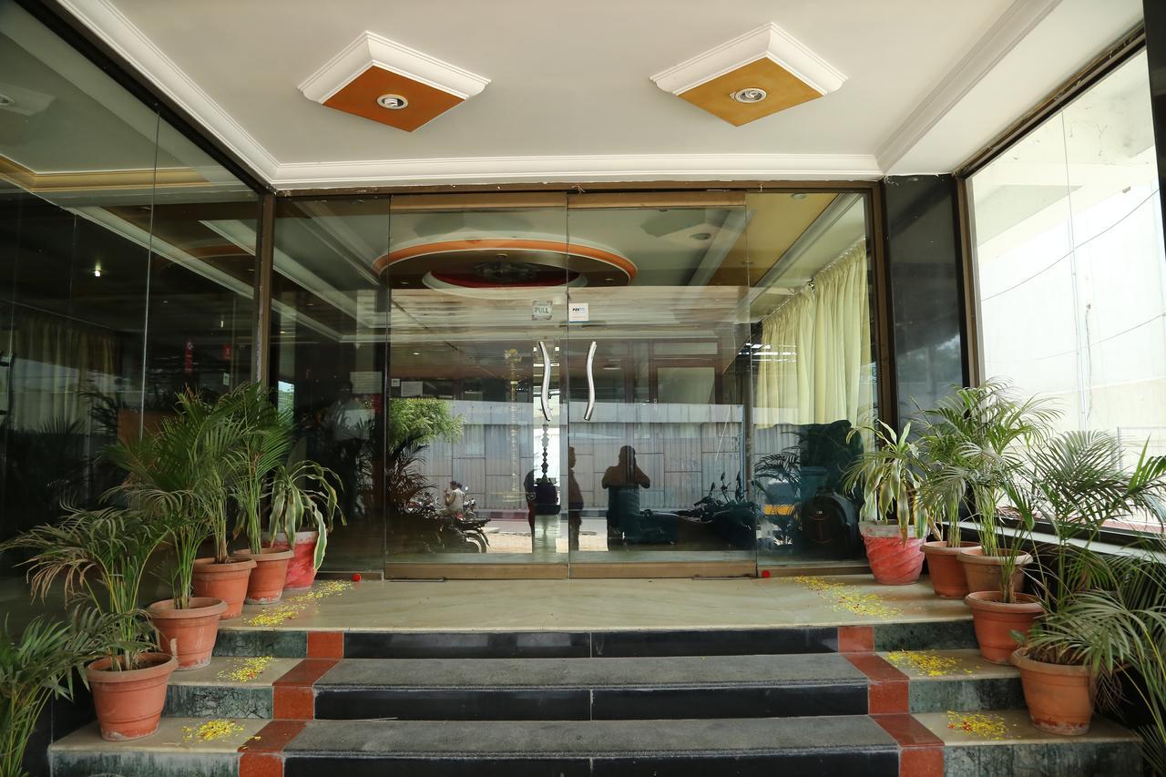 Sri Srinivasar Residency Hotel Vellore Buitenkant foto