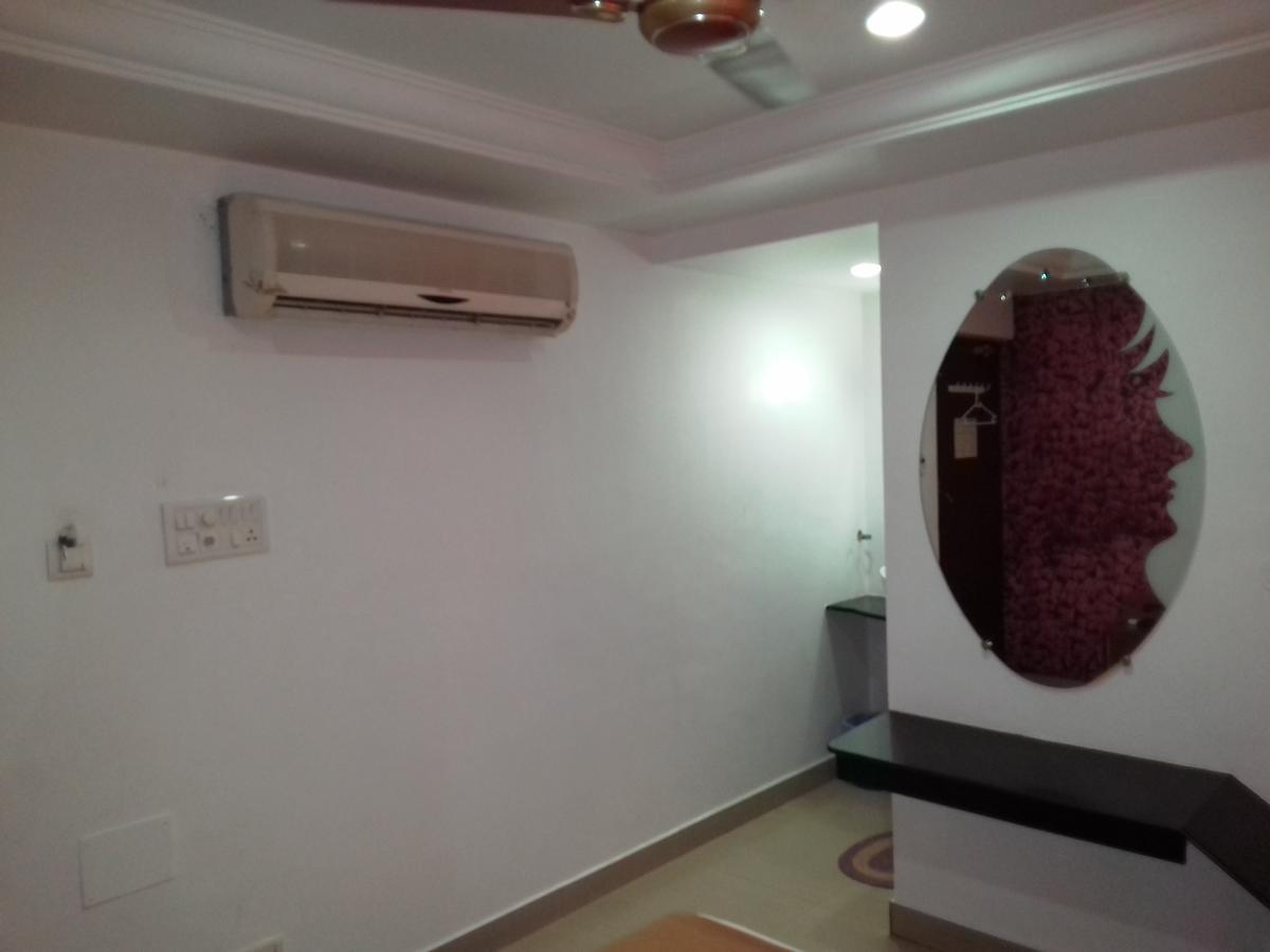 Sri Srinivasar Residency Hotel Vellore Buitenkant foto