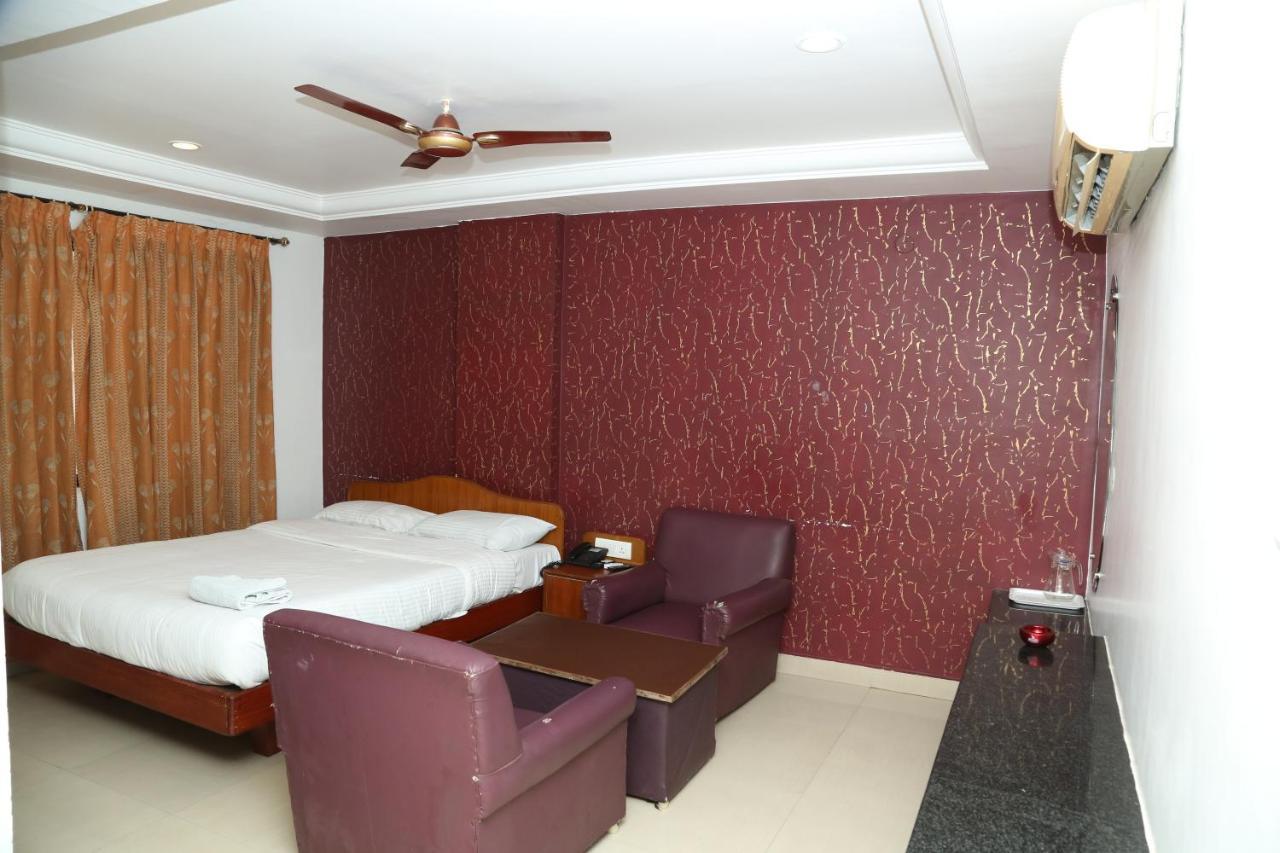Sri Srinivasar Residency Hotel Vellore Buitenkant foto