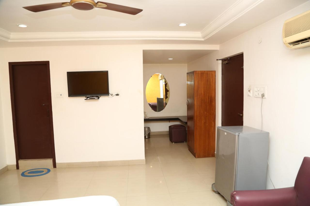 Sri Srinivasar Residency Hotel Vellore Buitenkant foto