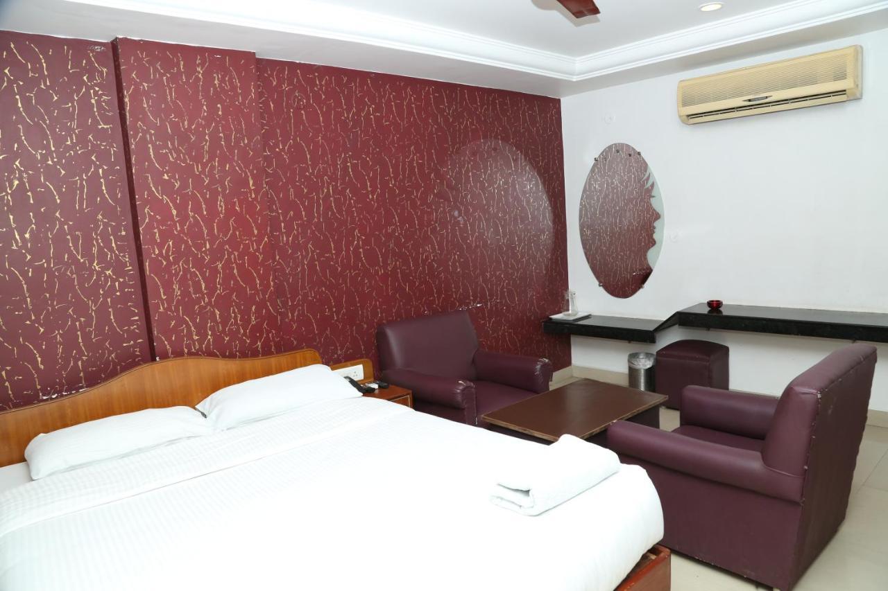 Sri Srinivasar Residency Hotel Vellore Buitenkant foto